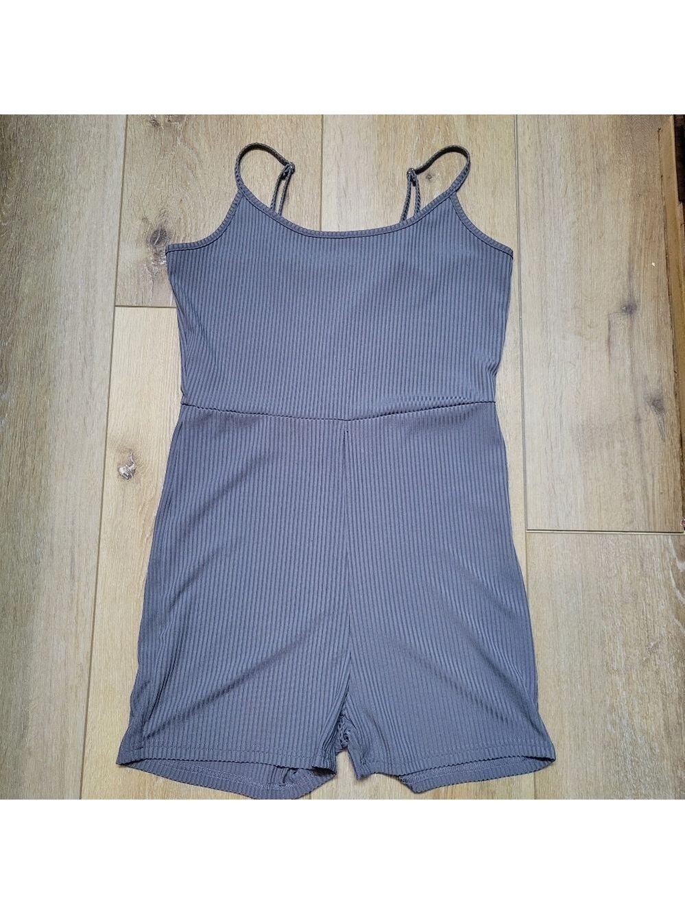 Gray Ribbed Sleeveless Romper Size M